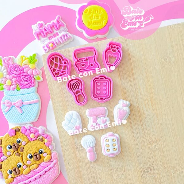CSE948 - MINI CORTADORES SET REPOSTERÍA - DÍA DE LA MADRE