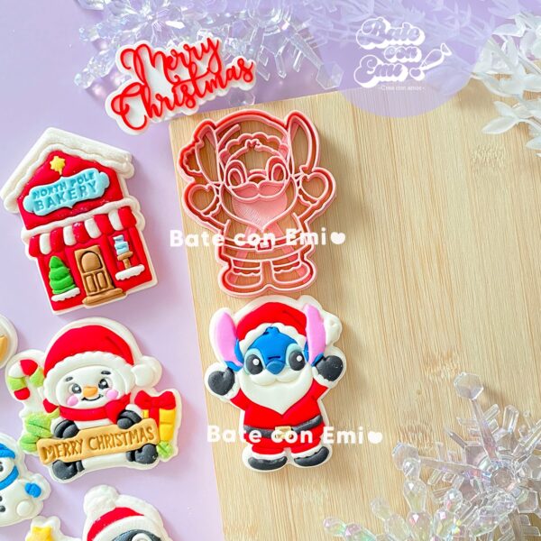 CSE1145 - STITCH SANTA